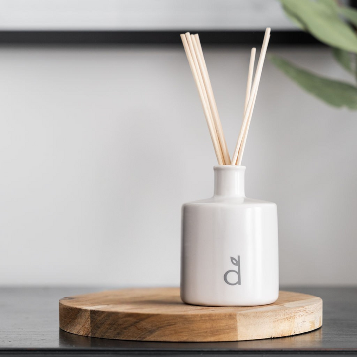diffuser reeds + ceramic jar