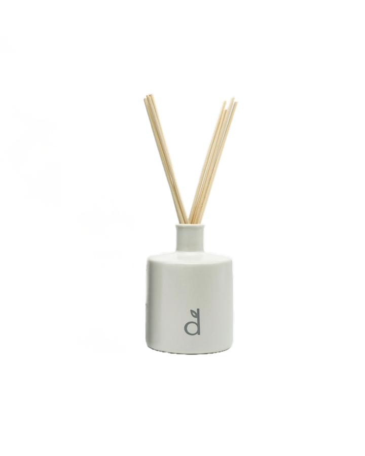 diffuser reeds + ceramic jar